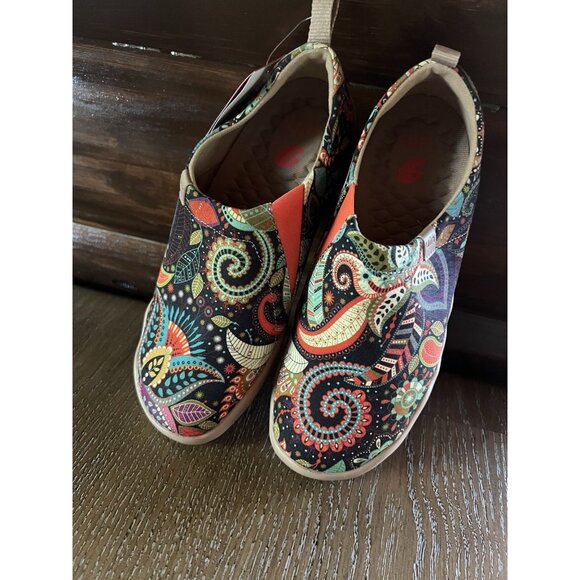 UIN Toledo Women's Canvas Loafer Slip On Shoes Leaves Pattern Size 6.5 - Picture 4 of 16